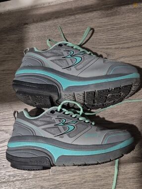 Gdefy Women's Gray Walking Sneakers with Teal Accents Size 7